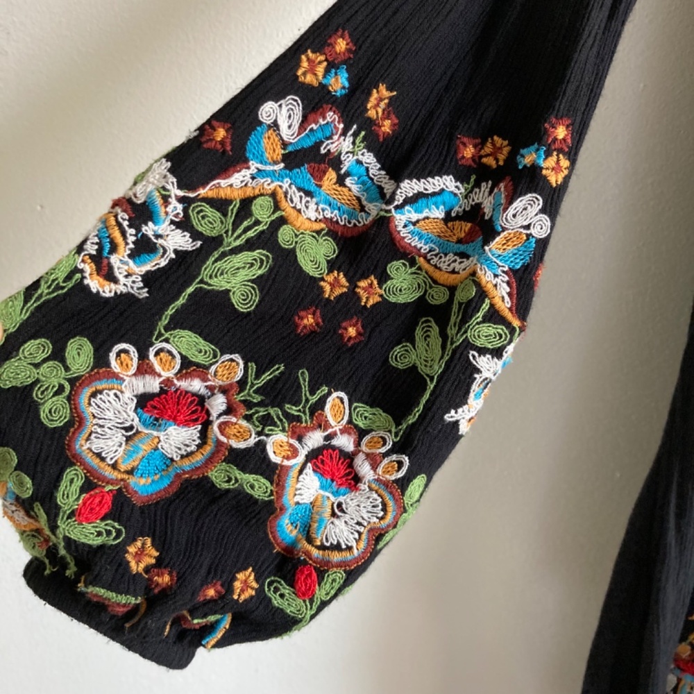 Free people women’s floral embroidered dress with flaws - Picture 2 of 10